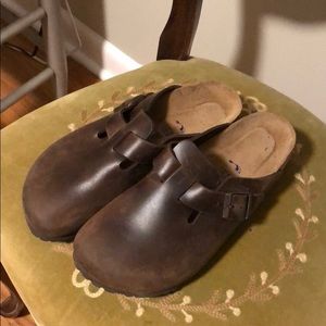 Birkenstock Brown “distressed” clogs size 38 (7.5)